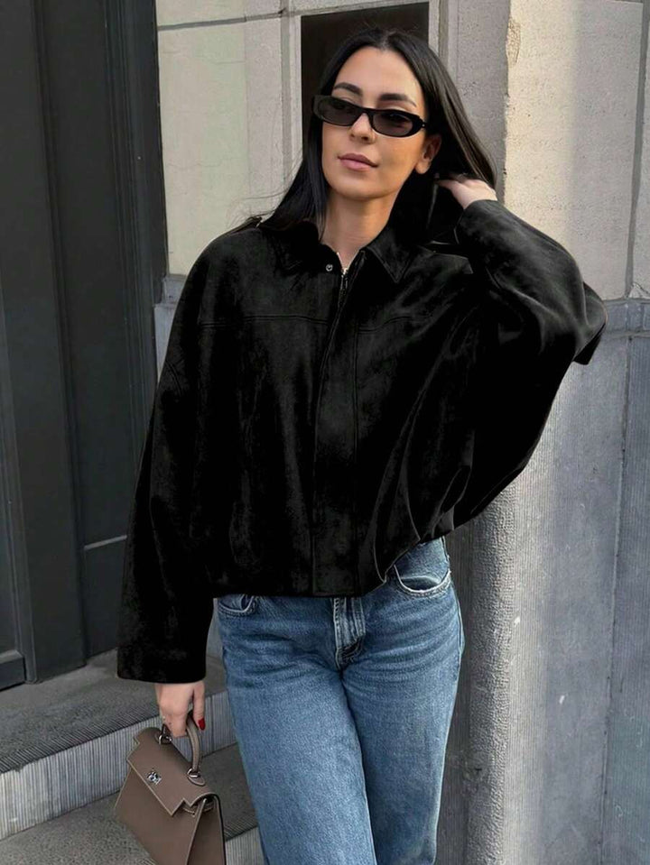 Elegante, chic y ligera chaqueta bomber para damas