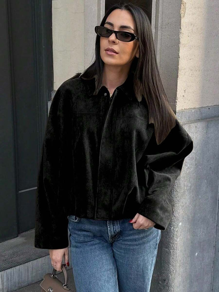 Elegante, chic y ligera chaqueta bomber para damas