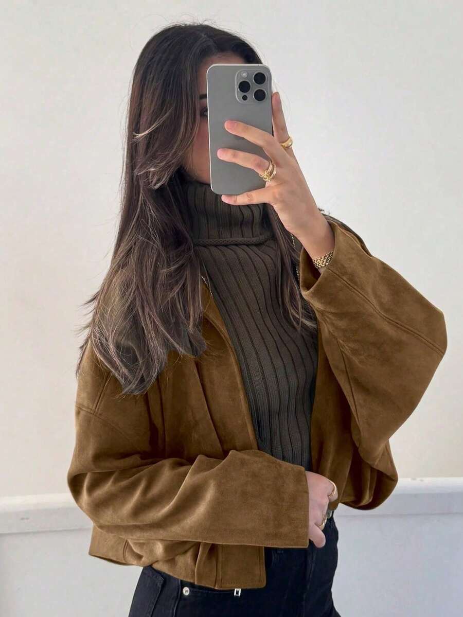 Elegante, chic y ligera chaqueta bomber para damas