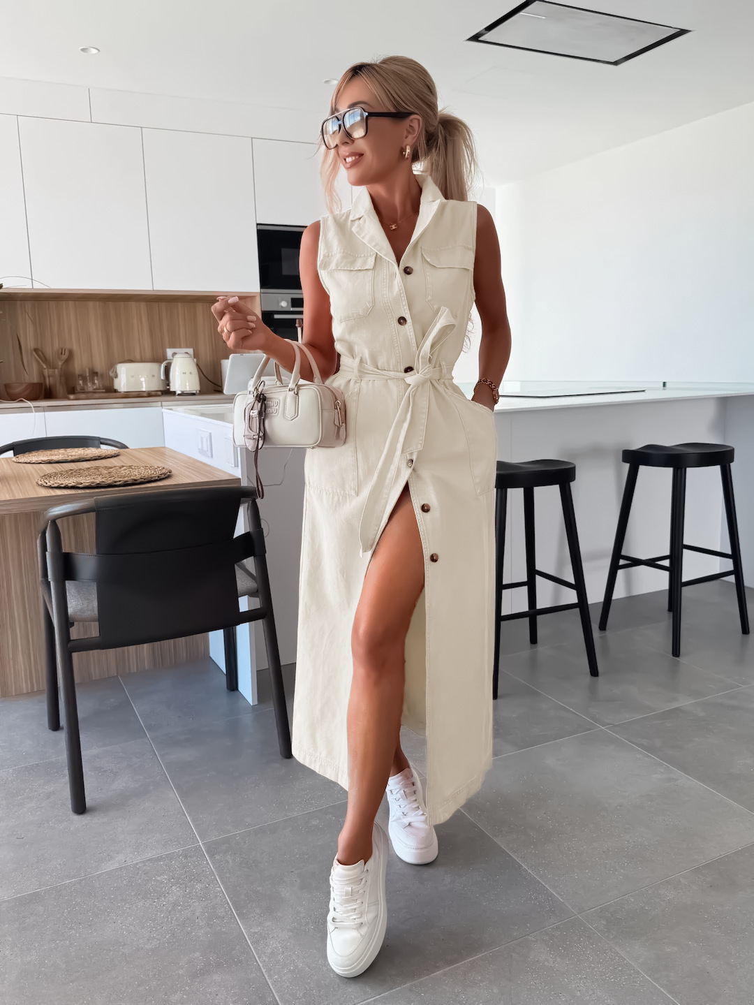 Dámské denim midi šaty s páskem