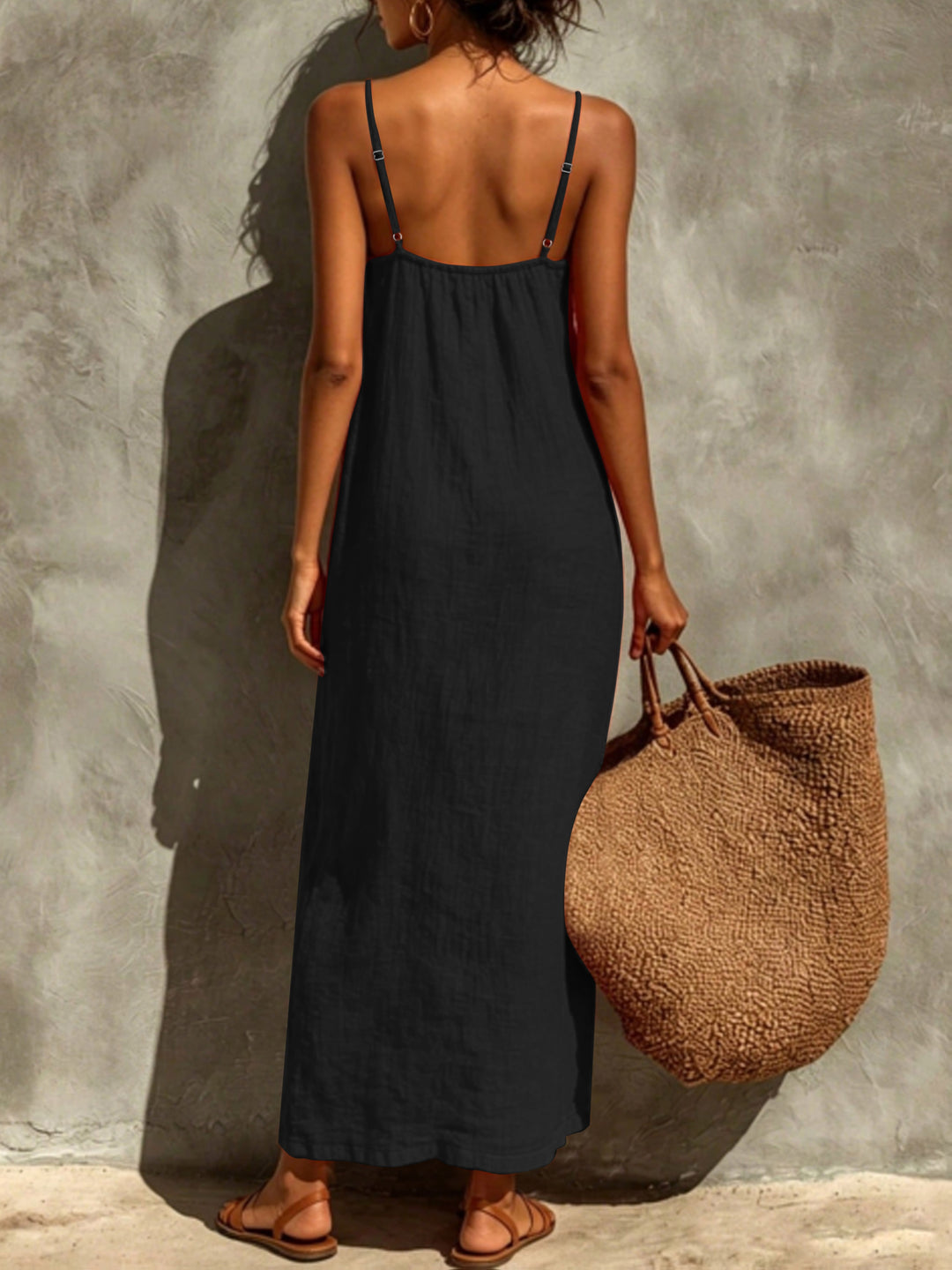 Kara | Vestido maxi de color sólido y tirantes de espagueti