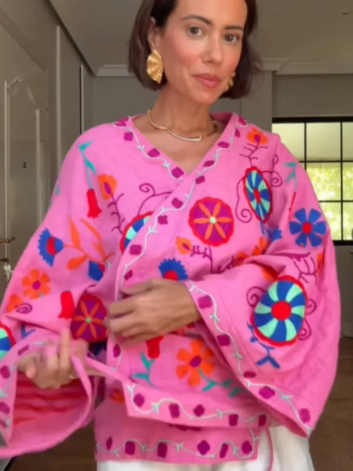 Růžový vyšívaný krátký kabát