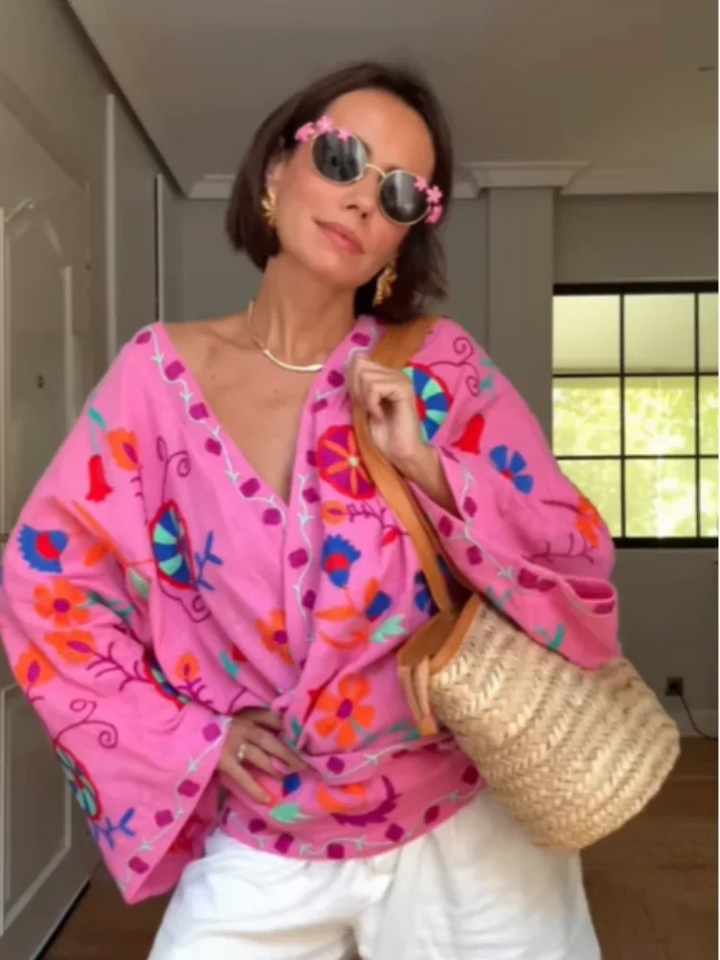 Růžový vyšívaný krátký kabát