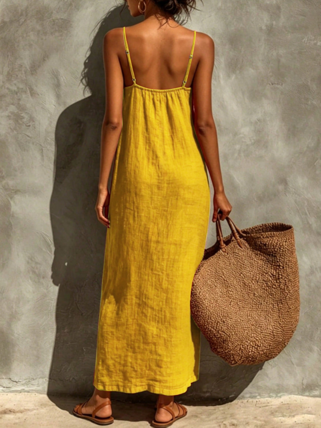 Kara | Vestido maxi de color sólido y tirantes de espagueti