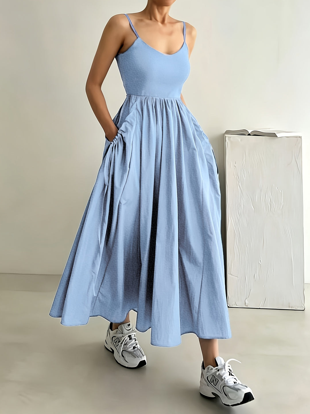 Anna - Vestido de Gran Swing con Cintura Plisada y Sin Mangas